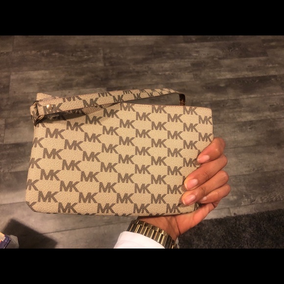 Michael Kors Fanny Pack - Picture 3 of 3